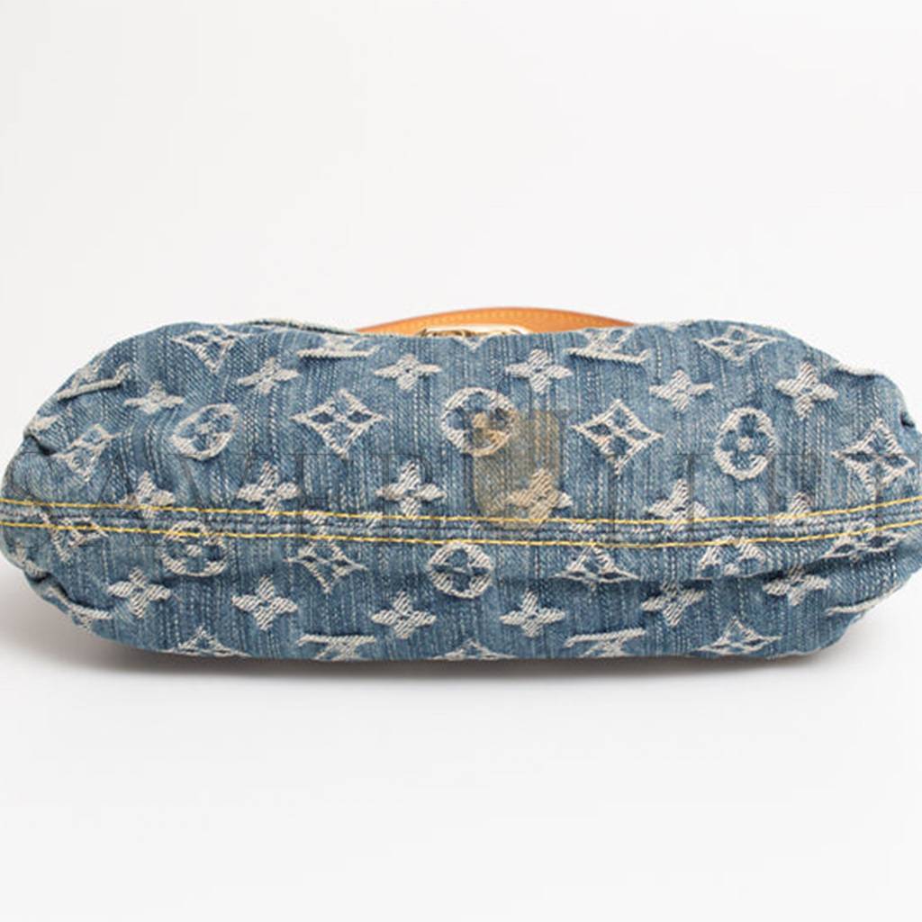 l**is V*t*n monogram denim  pleaty m95050 (26*15*9cm)